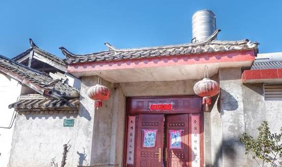 原创 玉龙雪山下的纳西族村落，20万建两层洋楼合院，生活可太幸福了8