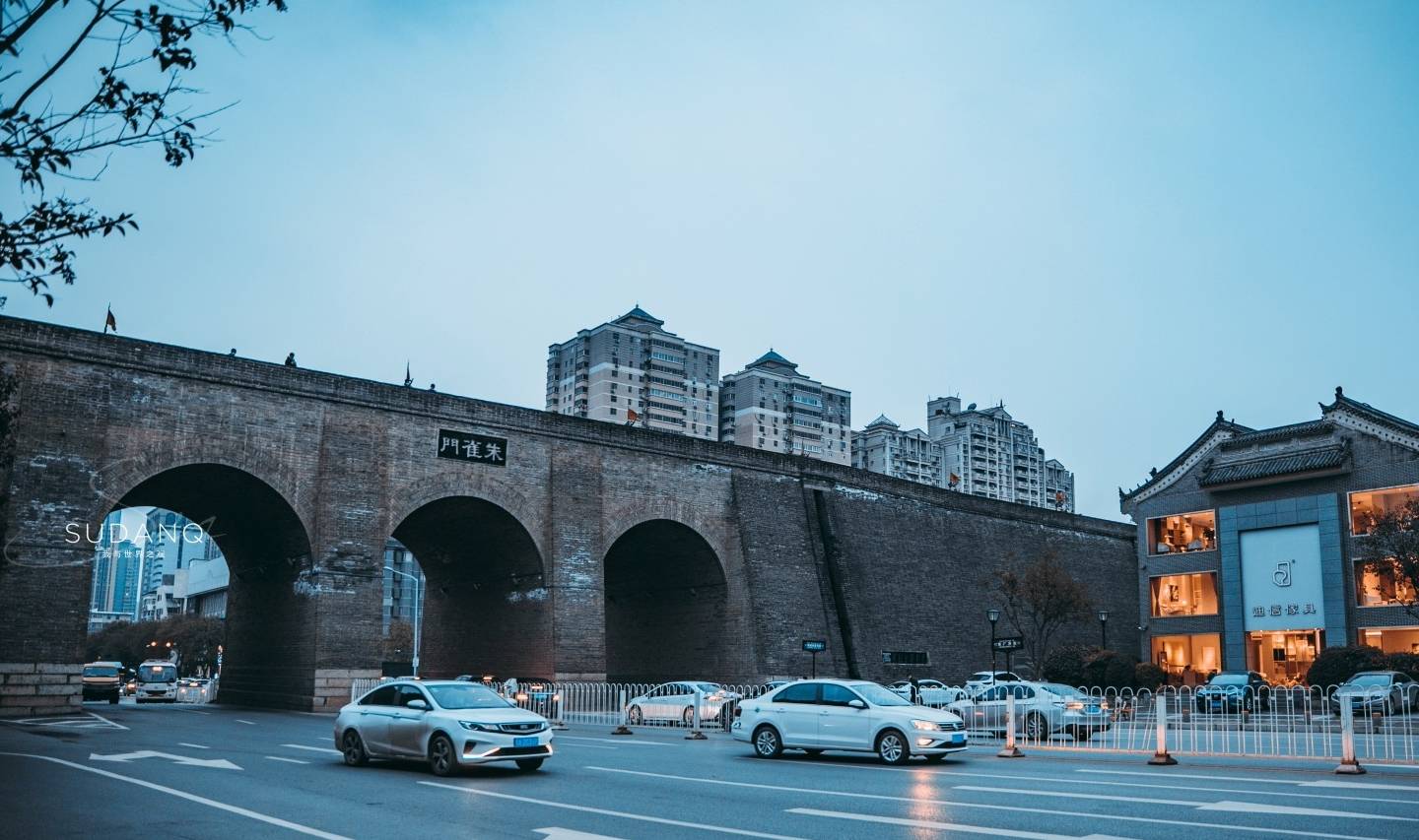 原创 登上西安城墙,突然想留下来不走了!600年,它一直守护着这里1