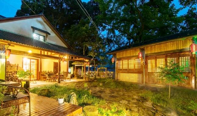 原创 找一隅角落小住几日,不需什么名山大川心,只念秀水青峦!5