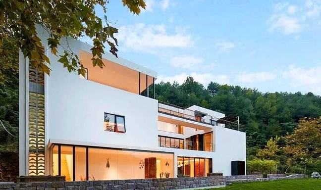 原创 找一隅角落小住几日,不需什么名山大川心,只念秀水青峦!6