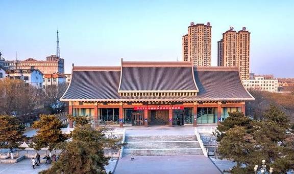 吉利新能源商用车集团董事长换人,李书福卸任,周建群接棒2