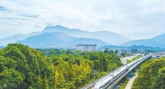 原创 国内最舒服的火车,全车只有软卧,全程一千公里夕发朝至一站直达5