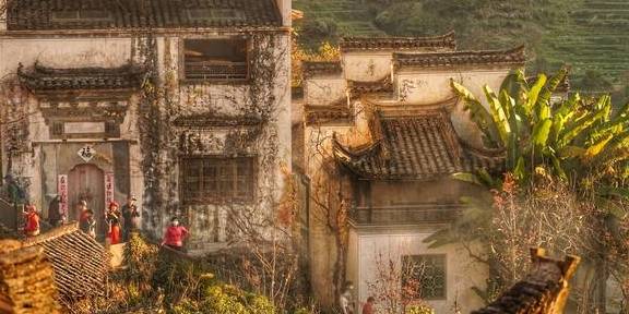 原创 眼前最热门旅游地,当然是江西婺源篁岭,但是人山人海有啥意思?16
