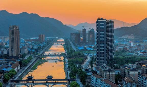 原创 市的发展一定好于区？杭州这个区撤县设区第三年就入选百强区3