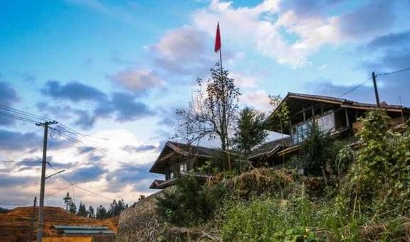 原创 周小柚坐车6小时只为解锁这个大山里的“五古”小村，真的太美了5