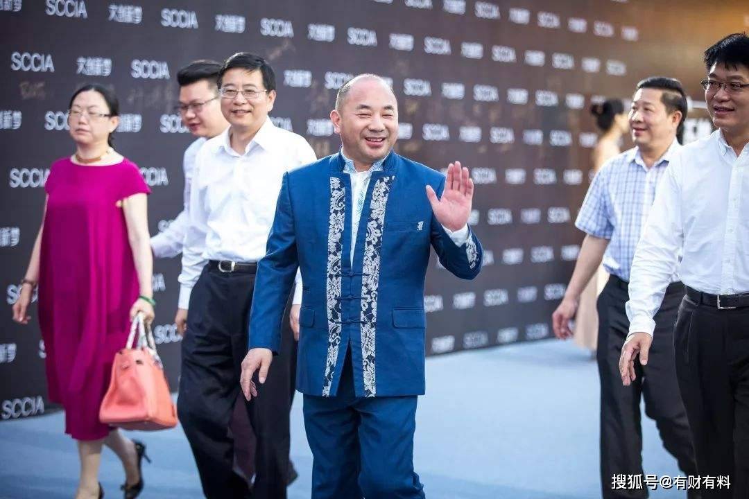 原创 低调的“隐形富豪”,拥有全球20多座矿山,平均一天入账近19亿2