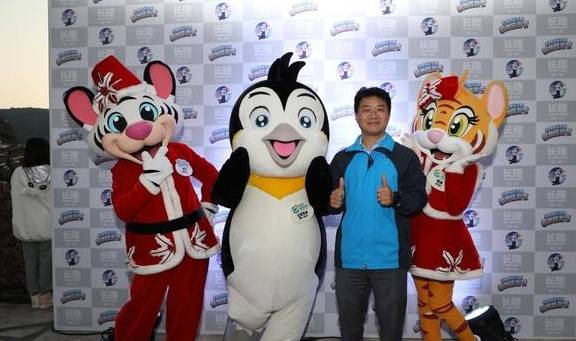 原创 入冬失败不用怕,冰雪纷飞珠海长隆海洋王国,一秒进入极地世界2