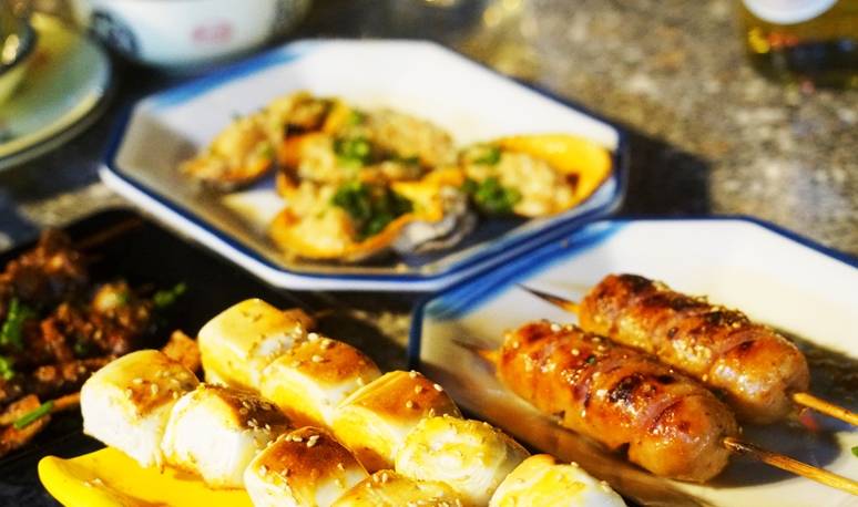 原创 三亚旅行你会去吃烧烤吗？啤酒、海鲜、音乐，这样的夜晚才放松5