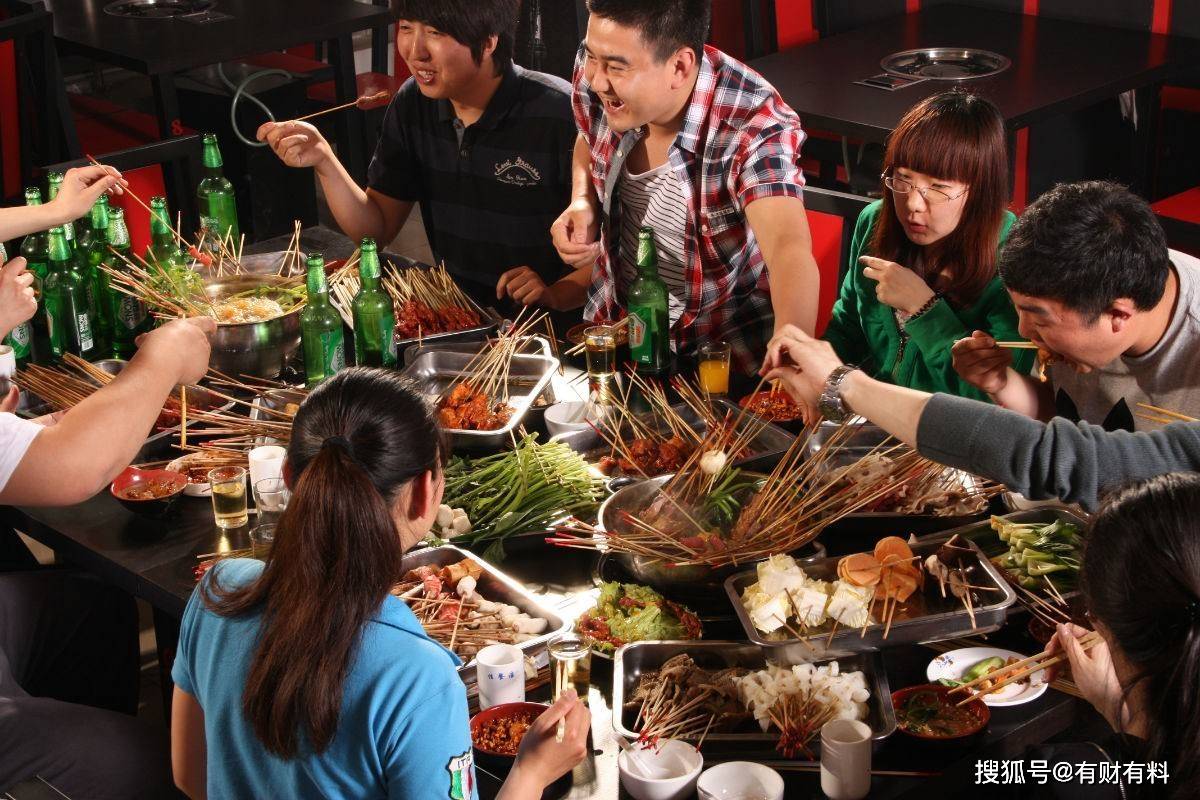 原创 大学旁“30元宾馆”设施简陋，为何还有人住？背后的商业大家懂吗？3