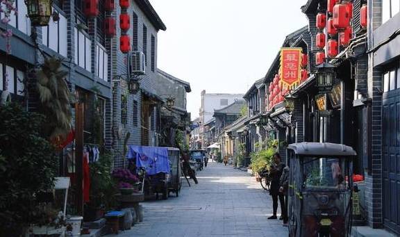 原创 安徽有个爬子巷，瘫痪儿子靠爬行要饭养母，有400年历史7