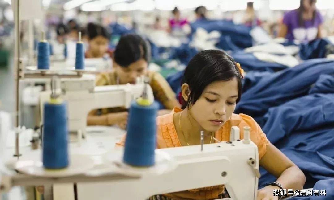 原创 三大行业陷入“用工难”?为何月薪上万,也没有年轻人愿意干?2