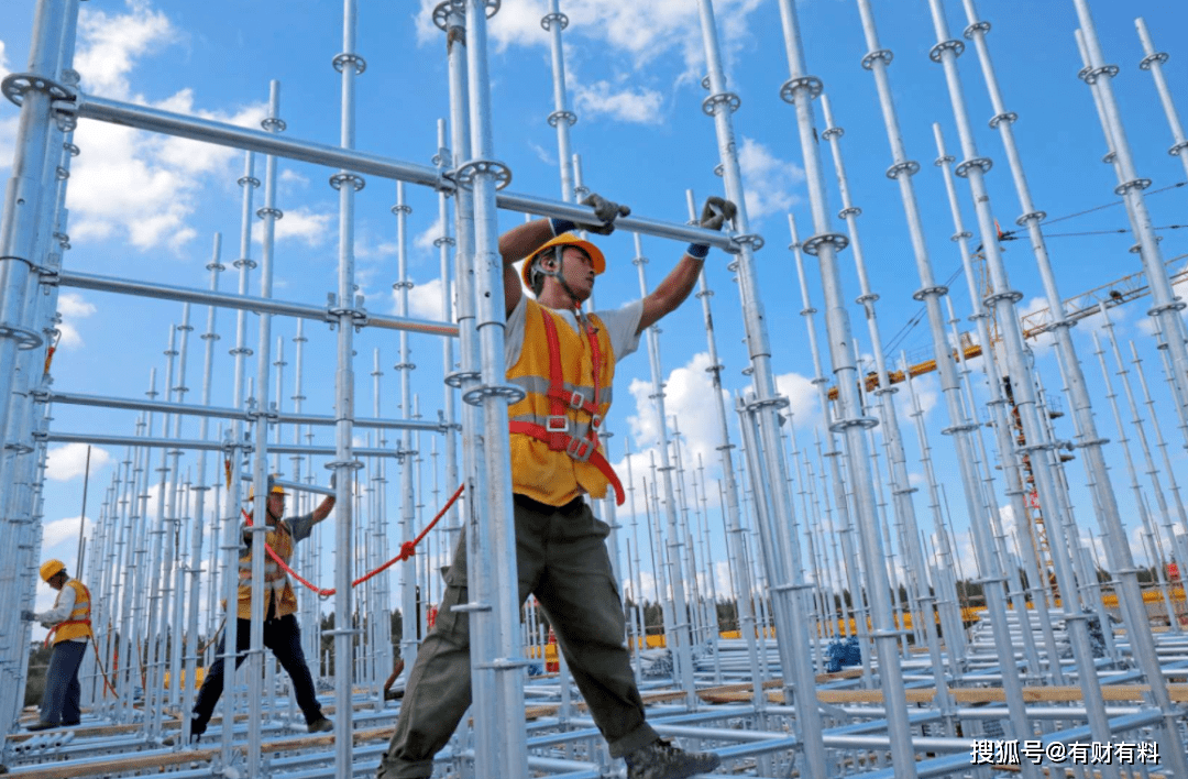 原创 三大行业陷入“用工难”?为何月薪上万,也没有年轻人愿意干?3