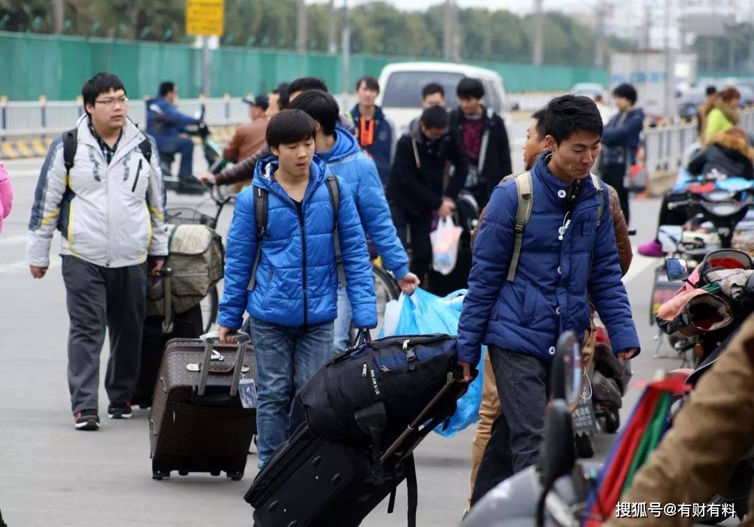 原创 三大行业陷入“用工难”?为何月薪上万,也没有年轻人愿意干?5