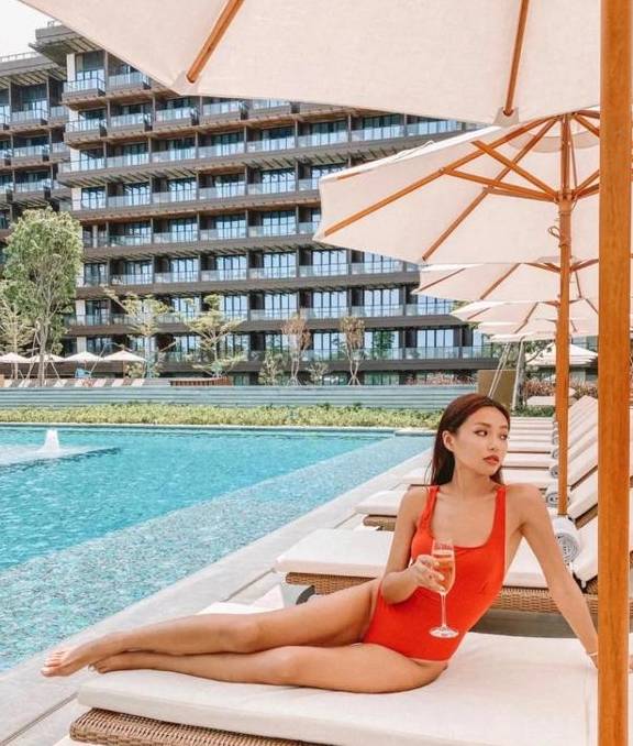 原创 刘雯最新海滩大片美出天际，看完这篇，你也能get同款11