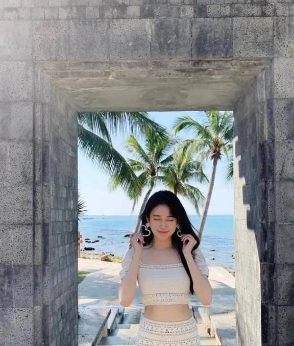 原创 刘雯最新海滩大片美出天际，看完这篇，你也能get同款12