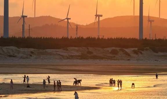 原创 刘雯最新海滩大片美出天际，看完这篇，你也能get同款7