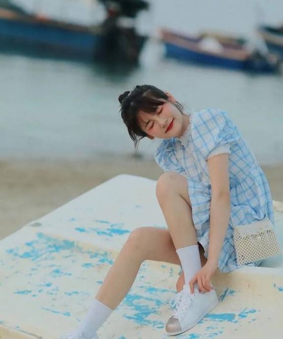 原创 刘雯最新海滩大片美出天际，看完这篇，你也能get同款24