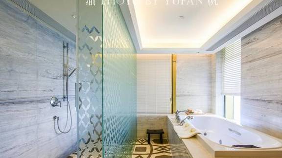 原创 澳门2万多一晚的酒店有多壕?面积超250平,洗漱用品用爱马仕9