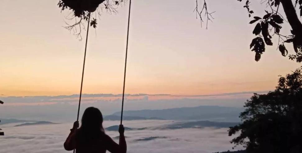 原创 高空中荡秋千，躺着看日出！缅北这座空灵仙山要到看不容易2