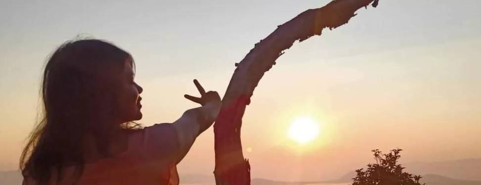 原创 高空中荡秋千，躺着看日出！缅北这座空灵仙山要到看不容易4