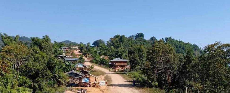 原创 高空中荡秋千，躺着看日出！缅北这座空灵仙山要到看不容易7