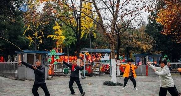 原创 如果冬天有颜色,那一定在杏花公园32