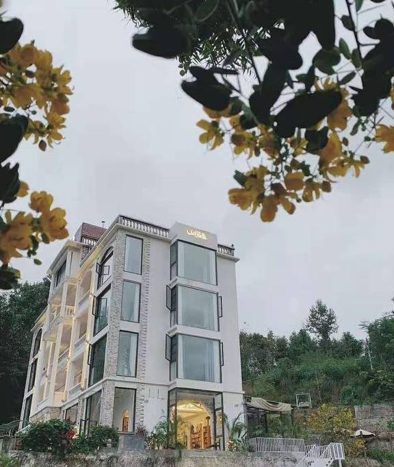 原创 韶关丹霞山附近最美的民宿,全景落地玻璃房,赏山景,看日落,美8