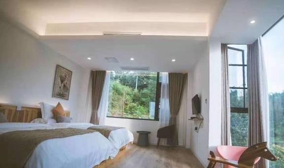 原创 韶关丹霞山附近最美的民宿,全景落地玻璃房,赏山景,看日落,美17