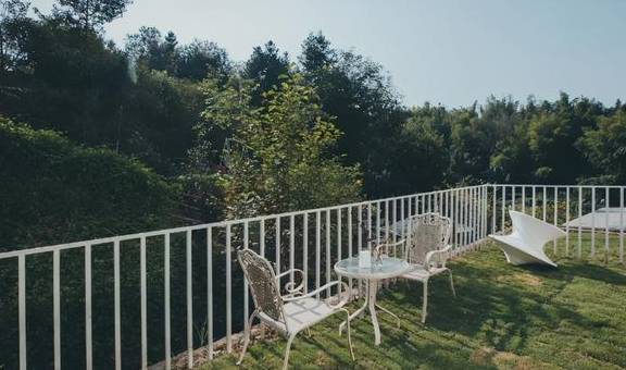 原创 韶关丹霞山附近最美的民宿,全景落地玻璃房,赏山景,看日落,美18