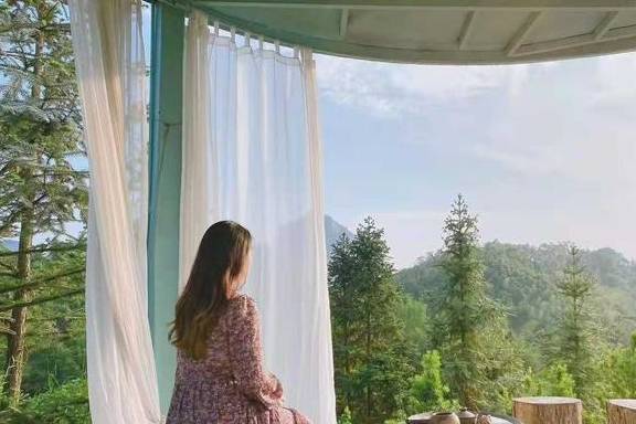 原创 韶关丹霞山附近最美的民宿,全景落地玻璃房,赏山景,看日落,美22