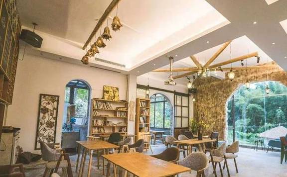 原创 韶关丹霞山附近最美的民宿,全景落地玻璃房,赏山景,看日落,美25