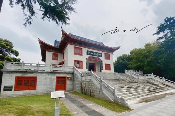 原创 全国最大的中山公园,就在湖北荆州,但为什么有游客说名字错了?2