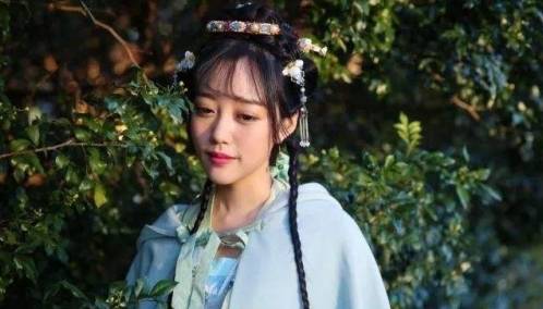 原创 韩国美女来中国,借着旅游的由头,其实主要是为了这两样东西3