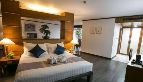 原创 去到泰国,为何出门前放5元人民币在桌上,晚上回来有“惊喜”5