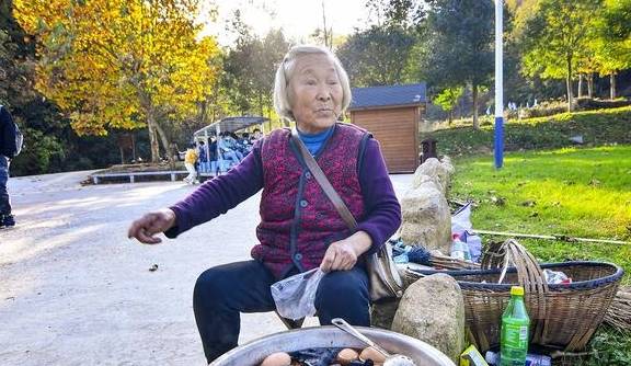 原创 十元六个灵芝蛋,哪里有?随我来,看景、尝美食,听花木兰的故事12