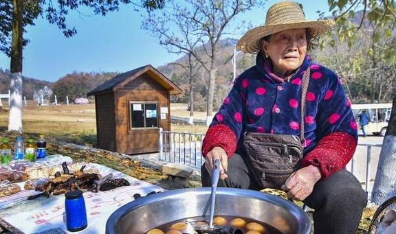 原创 十元六个灵芝蛋,哪里有?随我来,看景、尝美食,听花木兰的故事10