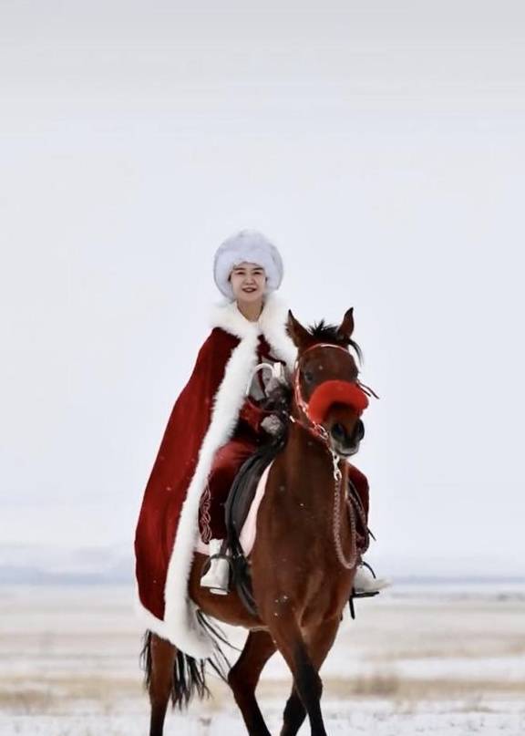 原创 女县长策马奔腾的伊犁有多美?让可可托海的男人等得心碎33
