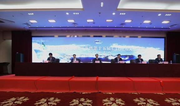 原创 冬季来长白山不封山只疯玩！长白山粉雪节启动3