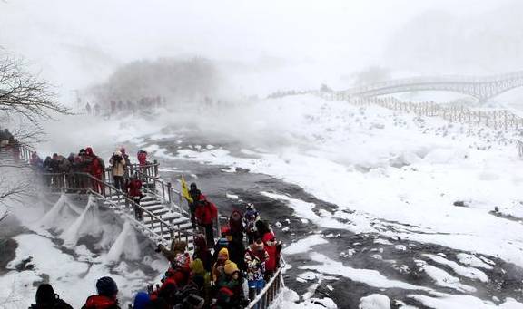 原创 冬季来长白山不封山只疯玩！长白山粉雪节启动7