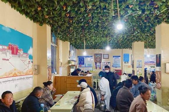 原创 拉萨“最著名”的甜茶馆,一元钱一杯,还只收现金,游客都来打卡2