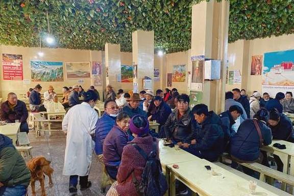 原创 拉萨“最著名”的甜茶馆,一元钱一杯,还只收现金,游客都来打卡3