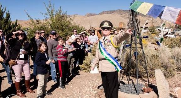 原创 美国沙漠中的国中国:全国仅0.44平方公里,总统给你当导游5