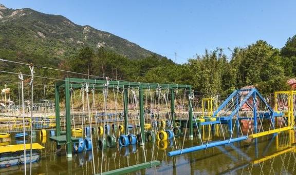 原创 牛!修建了广东第一座玻璃桥的景区,还炒火了广州人最爱的禾雀花9