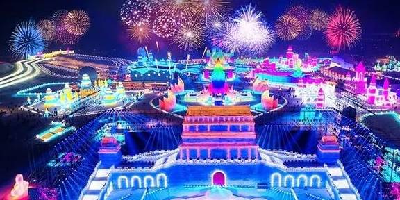 原创 带你玩转冰雪王国!体验冰灯雪雕冬捕节1