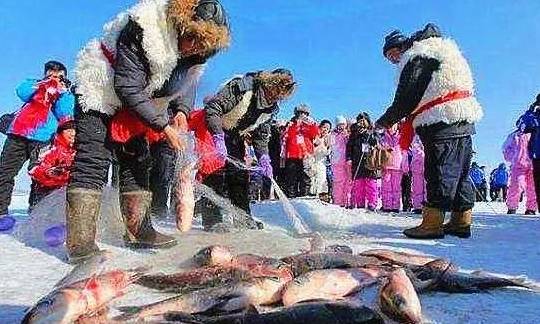 原创 带你玩转冰雪王国!体验冰灯雪雕冬捕节28