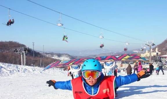 原创 带你玩转冰雪王国!体验冰灯雪雕冬捕节51