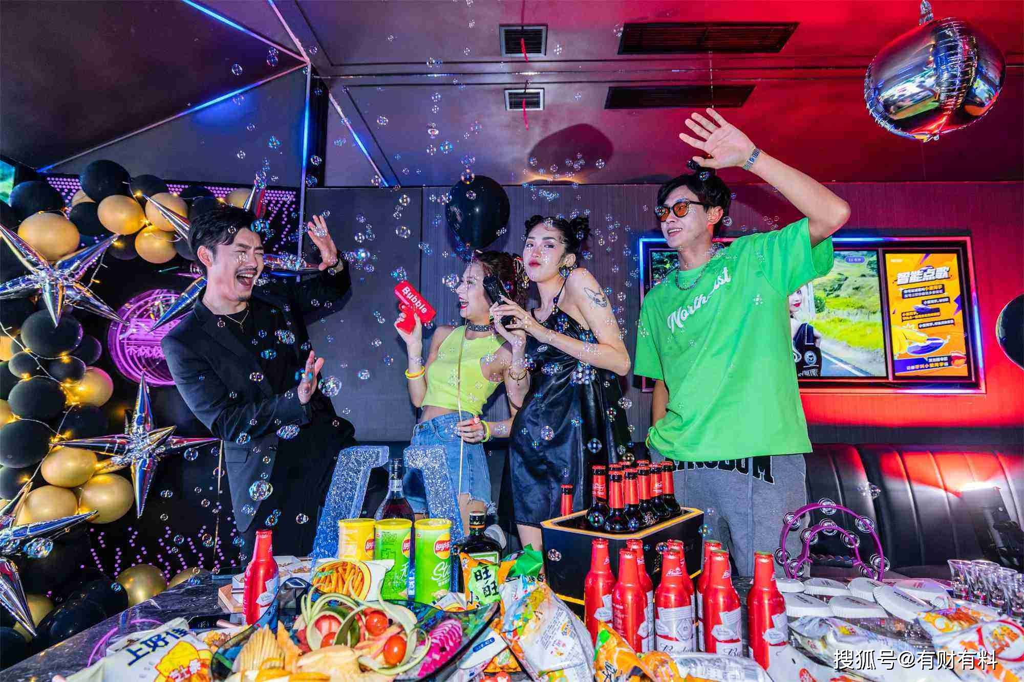 原创 KTV也有“特殊服务”？一晚消费能过万，娱乐场所“内幕”被曝出6