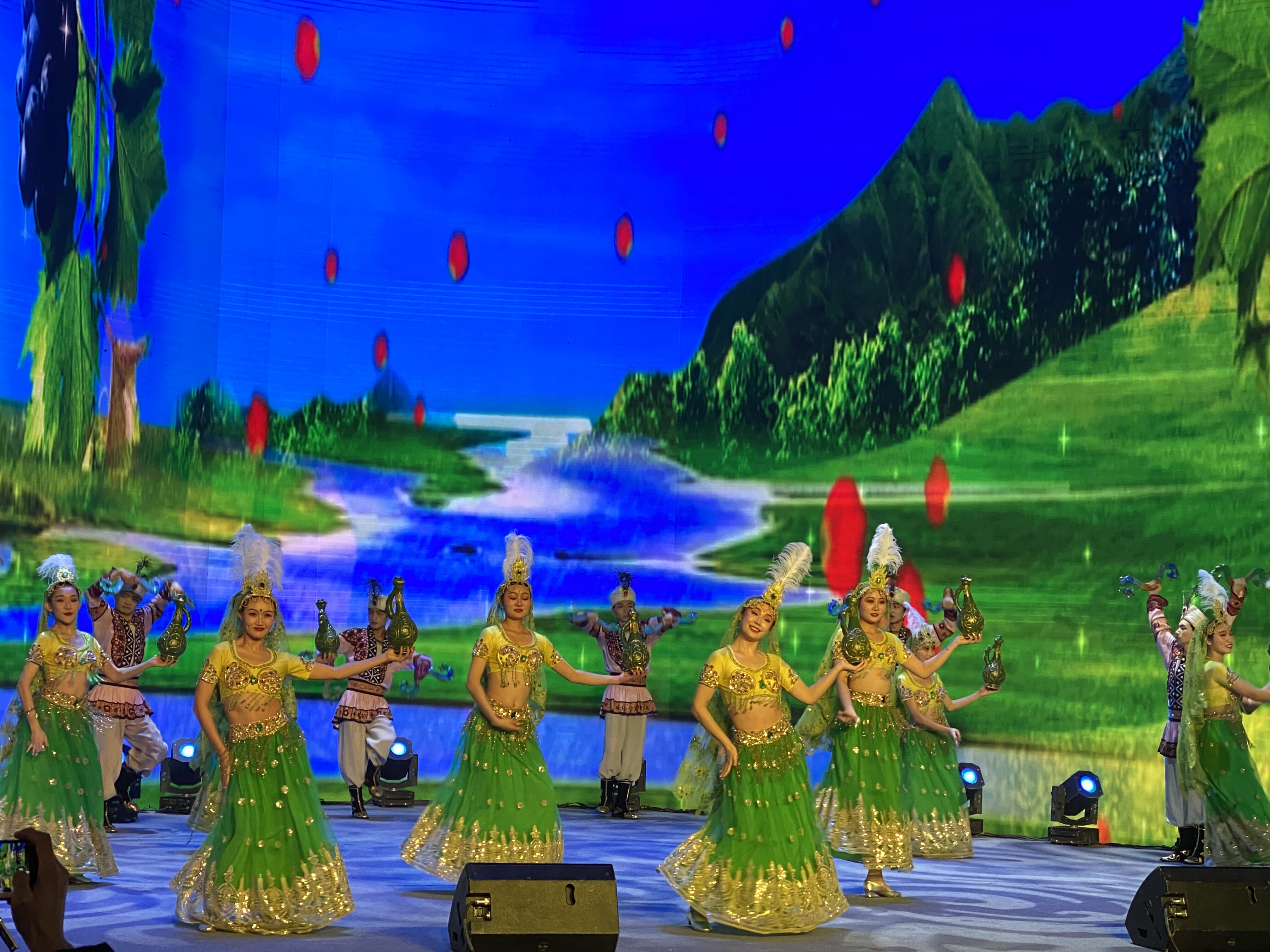 新疆生产建设兵团开启文旅线上过大年、冰雪文化旅游节4