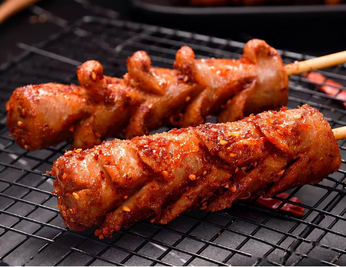 便利蜂门店增长三倍背后:靠鲜食吸引消费者,网红小吃频出1