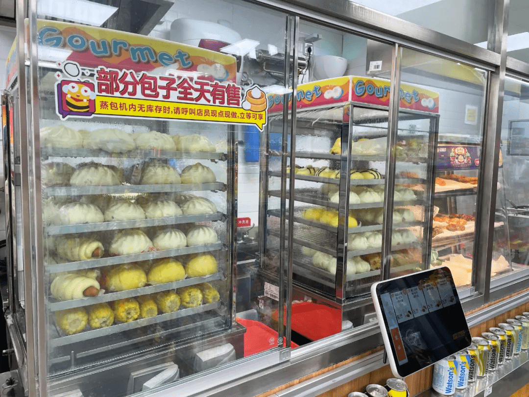 便利蜂门店增长三倍背后:靠鲜食吸引消费者,网红小吃频出3